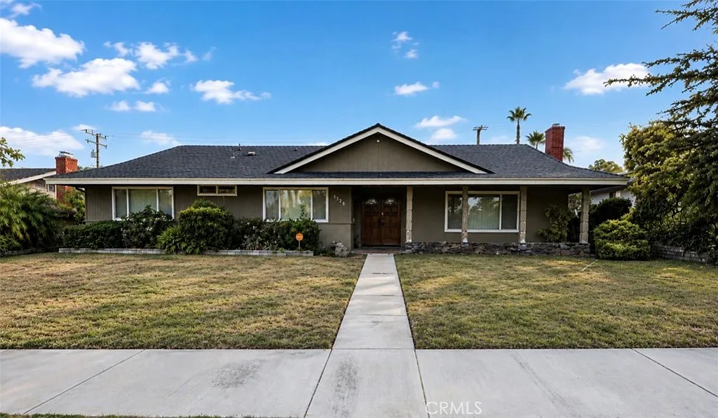 4 bed, 1951 sqft, $4,600 — Photo 1