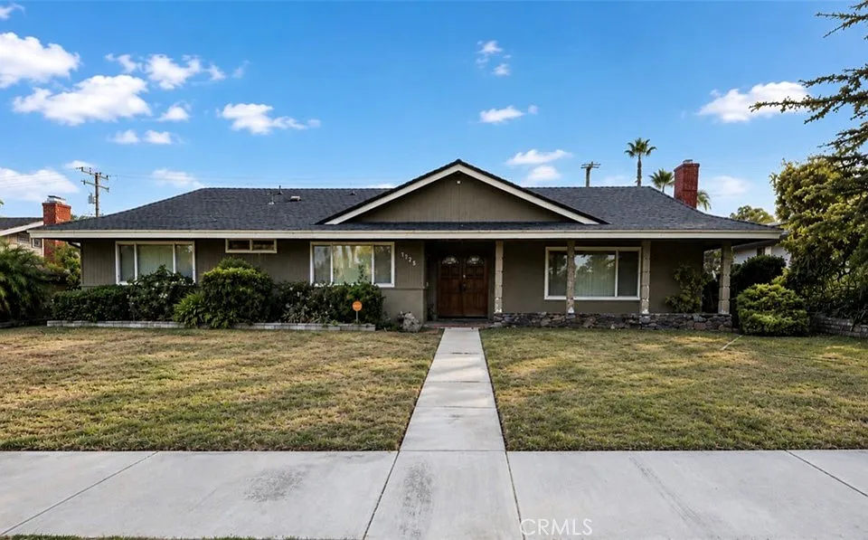 1753 N San Antonio Ave