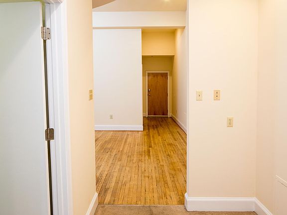 4th image of 115 W Broad St #501