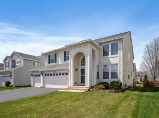 2135 Lindsay Dr, Naperville, IL