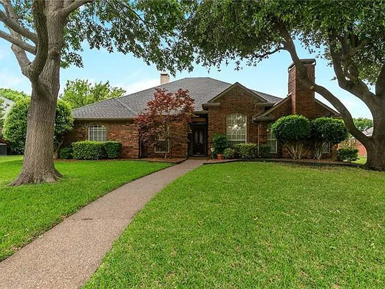 6913 Laramie Dr — Photo 1