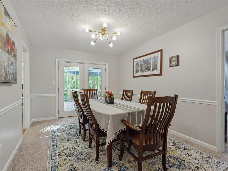 107 Barbary Ct — Photo 12