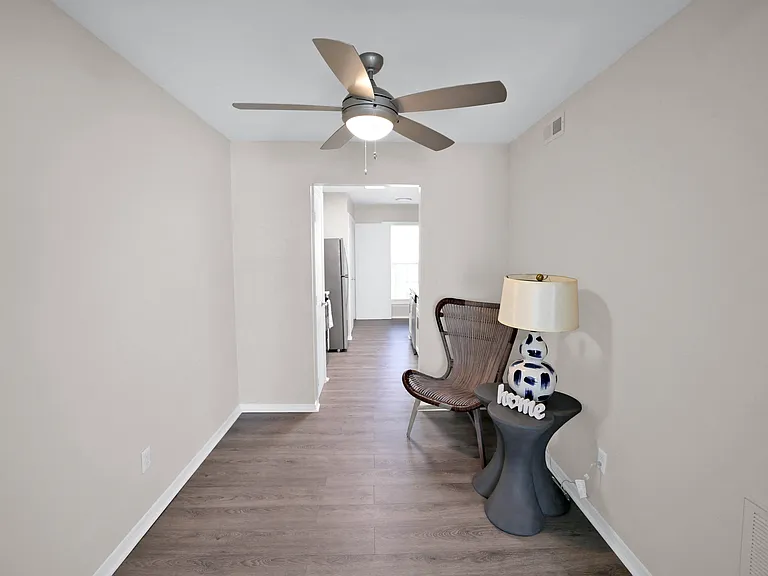 Huntington Apartments — Photo 1
