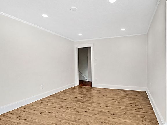 3rd image of 117 Highland Ave