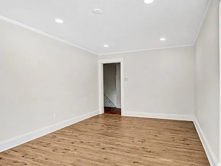 117 Highland Ave — Photo 3