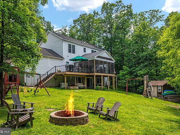 4th image of 1409 Lakeside Dr
