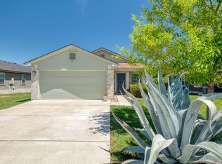 174 Falcon Dr, Luling, TX 78648