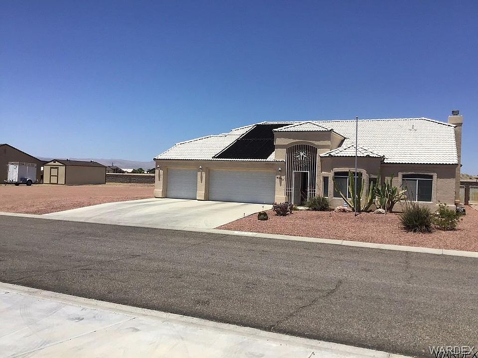 1st image of 2075 E Sandtrap Ln