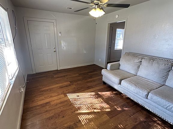 4th image of 1513 NE 42nd St