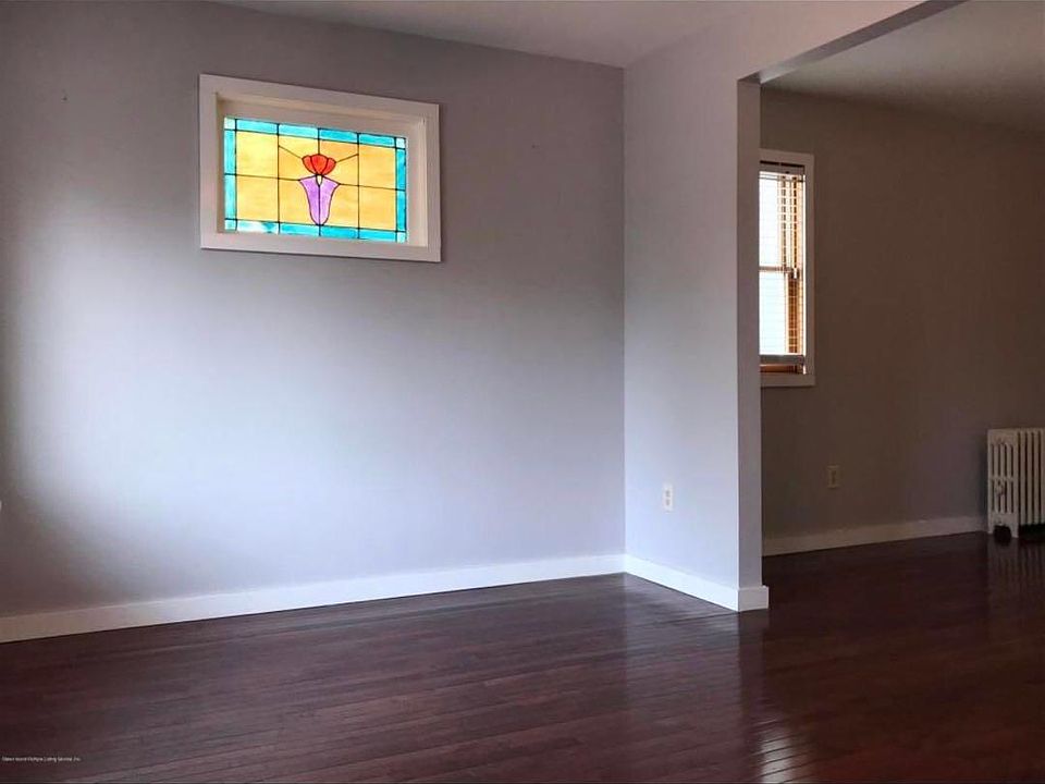 1st image of 7 Laurel Ave