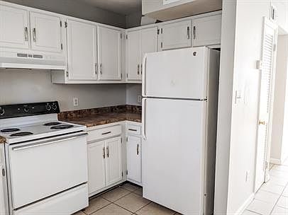 3rd image of 3736 Rockbrook Dr