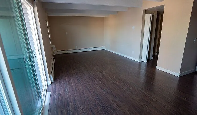 SloHi 1516 Perry Street — Photo 9