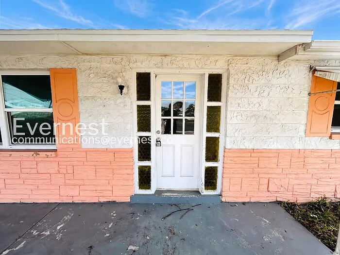 2412 Arcadia Rd — Photo 2