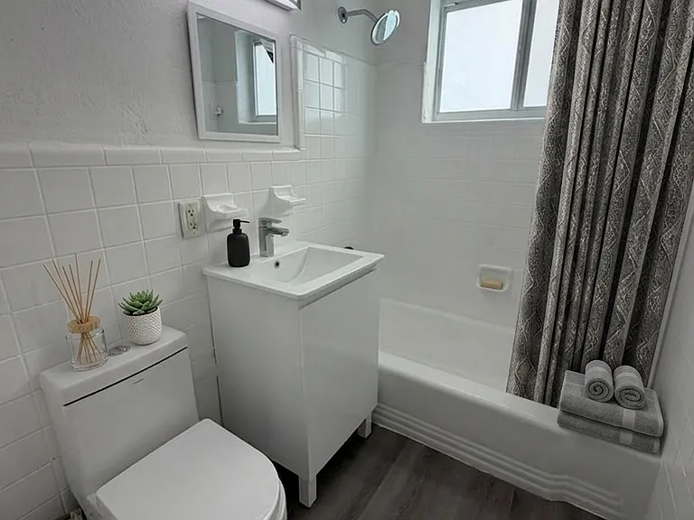 925 NW 69th St #3 — Photo 4