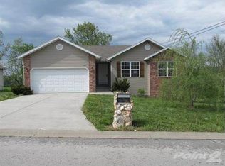 1501 W Robin St, Ozark, MO 65721