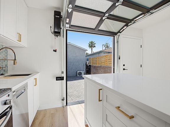 3rd image of 868 Emerald St #877