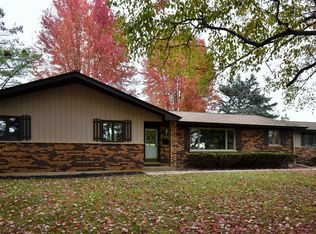 8108 Howe Rd, Wonder Lake, IL 60097