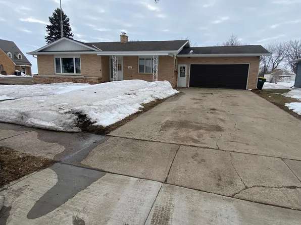 113 3rd St E, Morgan, MN 56266