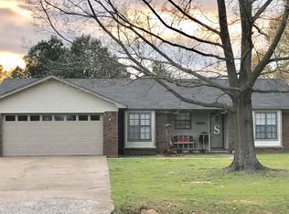 8 Eve Ln, Conway, AR 72034