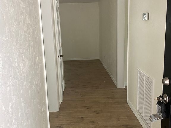 5th image of 3950 SW 2nd Ave