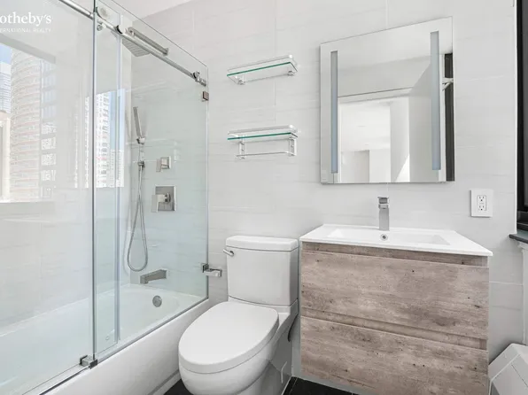 224 East 52nd Street image 20 of 23