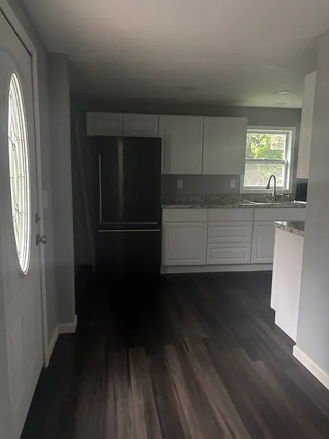 4 bed, 1.5 bath, 1374 sqft, $1,400 — Photo 4