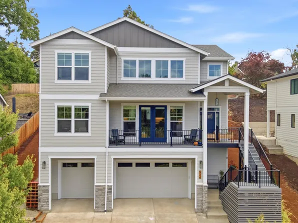934 NW Baker Crest Ct, McMinnville, OR 97128