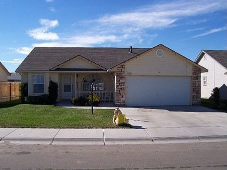 1st image of 819 S Pawnee Ave