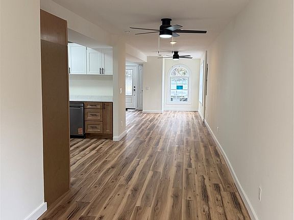 3rd image of 6996 Lakeshore Rd