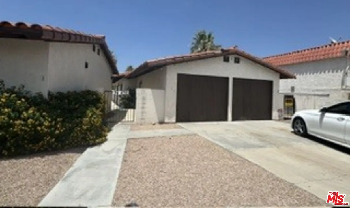2 bed, 2.0 bath, 1300 sqft, $2,350 — Photo 1