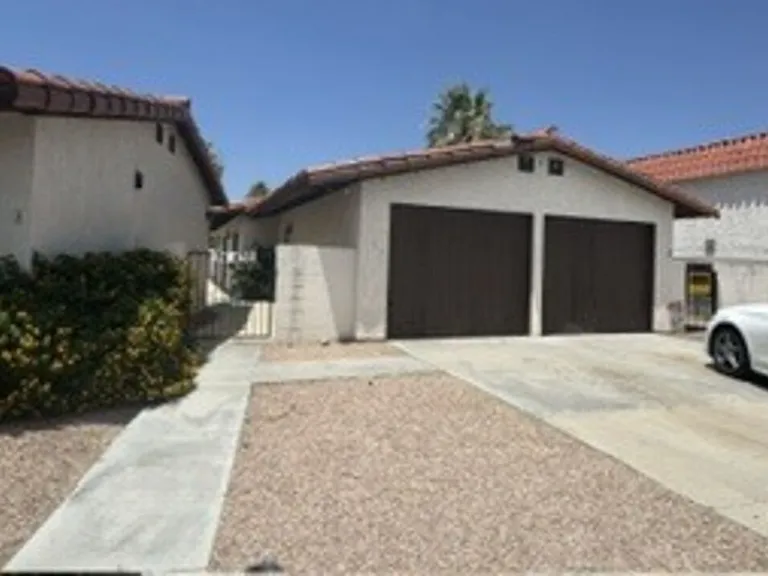 74430 Driftwood Dr — Photo 1