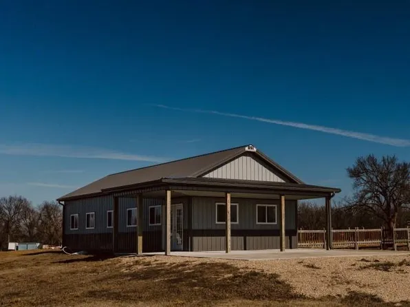 1690 Nevada Rd, Iola, KS 66749