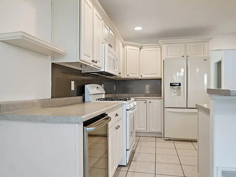 1200 Heron Dr — Photo 12