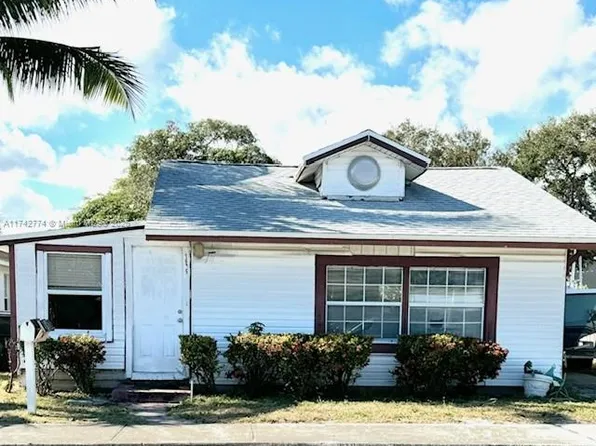 1605 S North St, Lake Worth, FL 33460