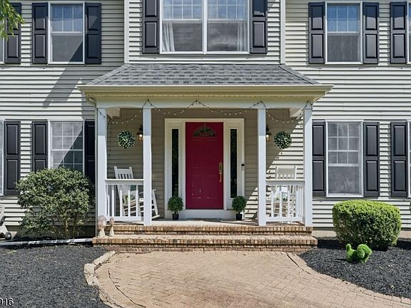 3rd image of 12 Homestead Farm Rd