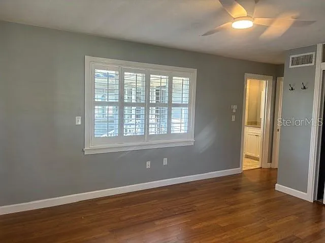 559 Chicago Ave — Photo 20