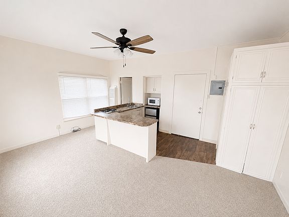 3rd image of 2110-2126 Thompson Blvd #277-14