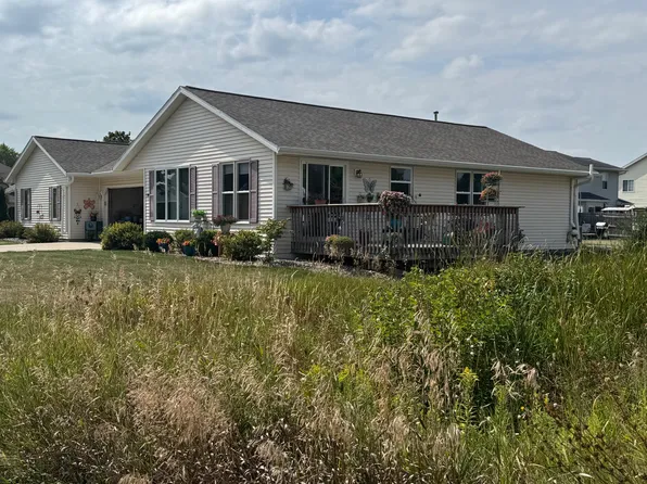 296 Desplaine Rd, De Pere, WI 54115