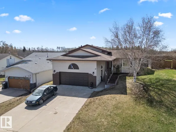 1938 Forest Dr, Cold Lake, AB T9M 1M1