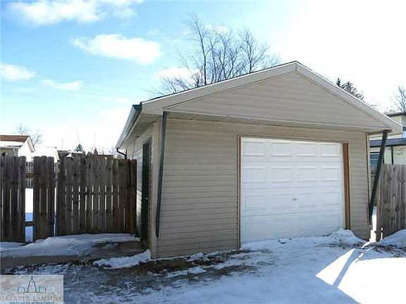 4th image of 1300 Corunna Ave