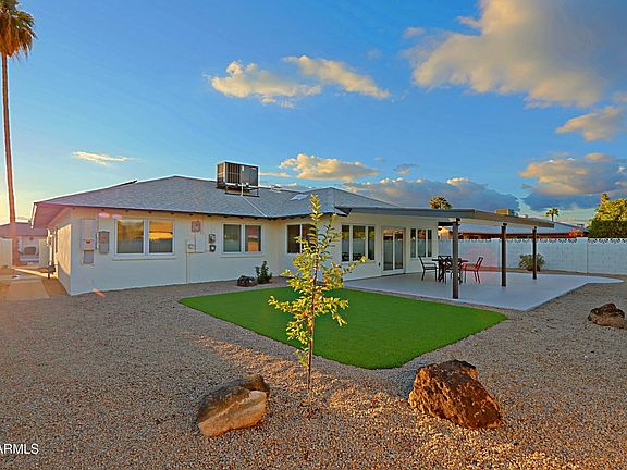 2nd image of 10511 W KINGSWOOD Circle