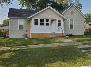 608 W Cornhill St, Cameron, MO 64429