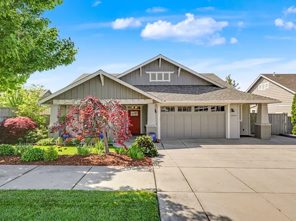 3974 Calle Vista Dr, Medford, OR 97504