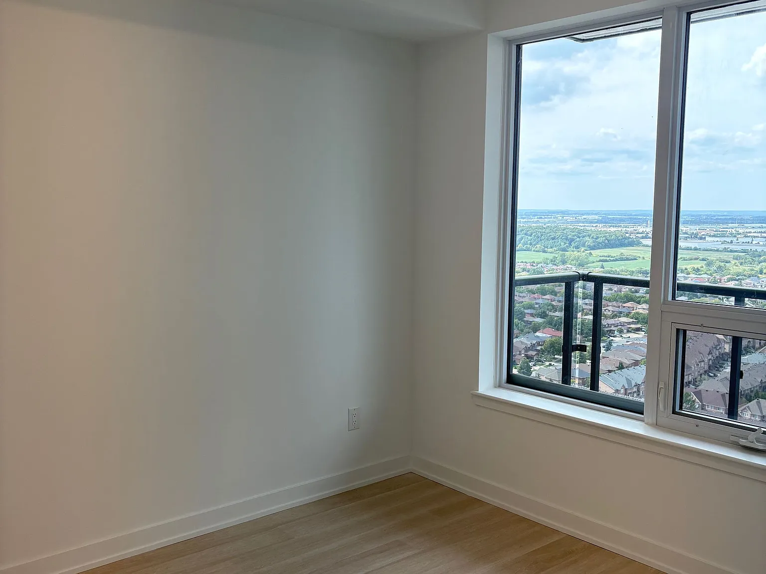 1 bed, $2,100 — Photo 4