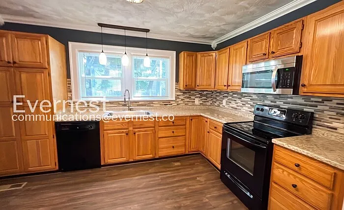 507 S Lovell Ave — Photo 5