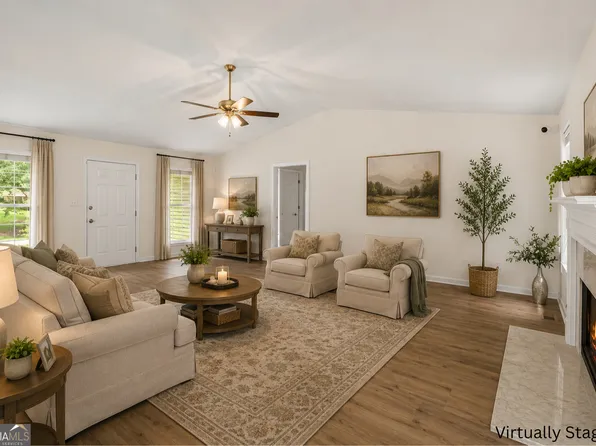 4340 Oak Creek Dr, Gainesville, GA 30506