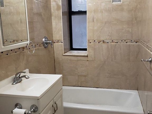4th image of 370 Manhattan Ave APT 4I