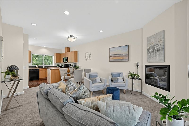 4th image of 3014 NE 140th Street #B