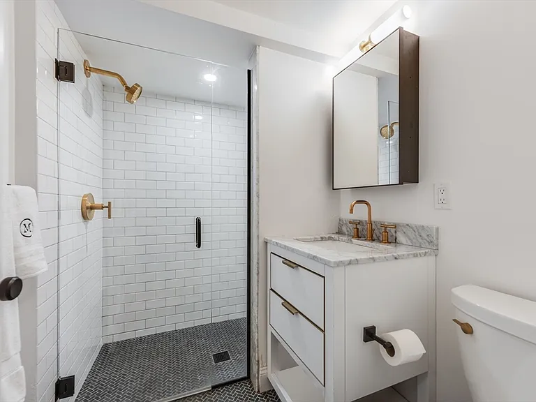 45 1/2 Garden St #45H — Photo 19