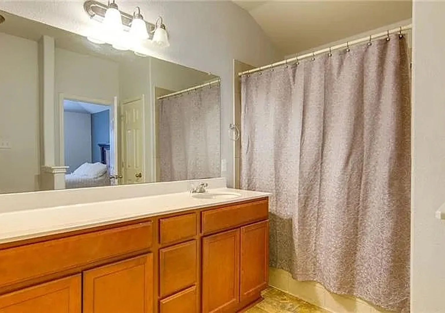 Room in 4 Bedroom Home at Red Bud Ridge Ln — Photo 4